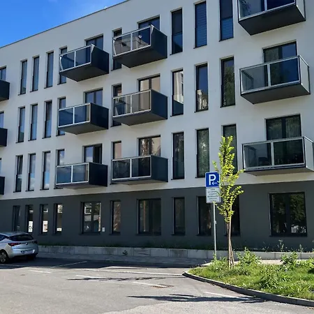 Black Lotus 3 I 24hr Self Check-in I Centre I Free Parking Appartement Banská Bystrica