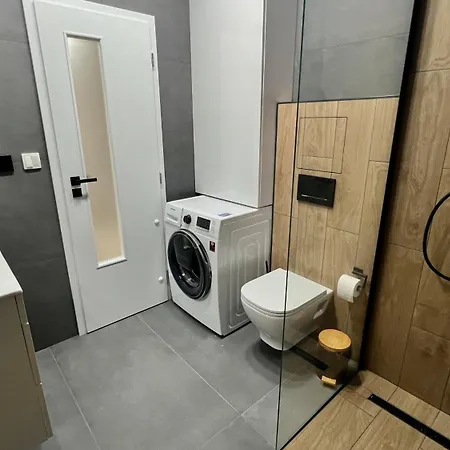 Lejlighed Black Lotus 3 I 24hr Self Check-in I Centre I Free Parking Banská Bystrica
