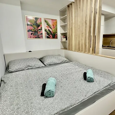 Black Lotus 3 I 24hr Self Check-in I Centre I Free Parking * Banská Bystrica